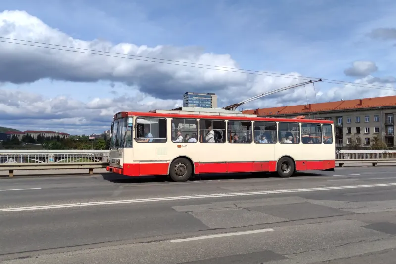 Gruodį – paskutinė senojo „Škoda 14Tr“ kelionė: kaip troleibusas ištarnauja dešimtmečius?
