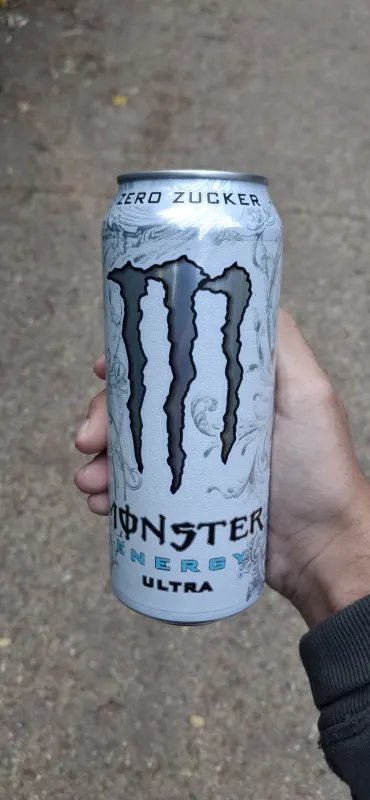Du „Monster“ per dieną: ką reiškia 300 mg kofeino ir kada sustoti dėl miego