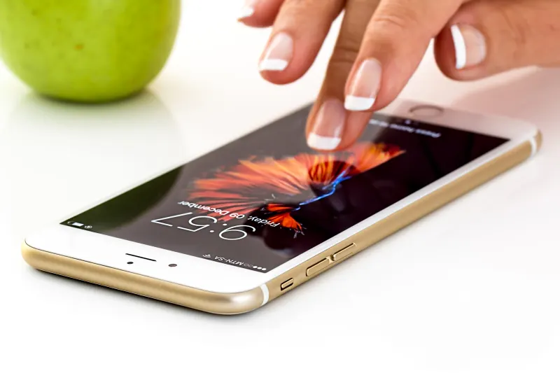 Telefoną tikrinate automatiškai? Turinio perjungimas nuo nuobodulio ne visada gelbsti