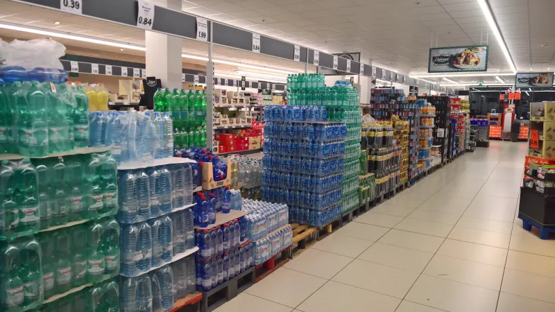 Pigus parduotuvės ženklas ar žinomas gamintojas: už ką mokame daugiau?