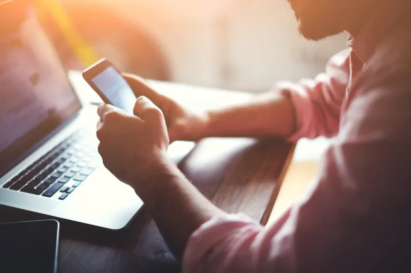 Ar telefonas mūsų klausosi? Ką iš tiesų mato programėlės