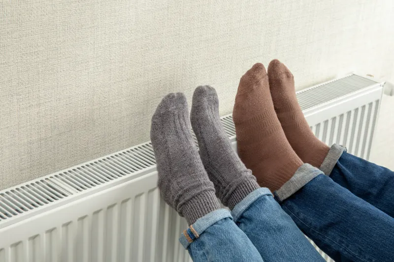 Šildymo sezonas prasidėjo, bet radiatoriai dar šalti: kada šiluma pasieks jūsų namą
